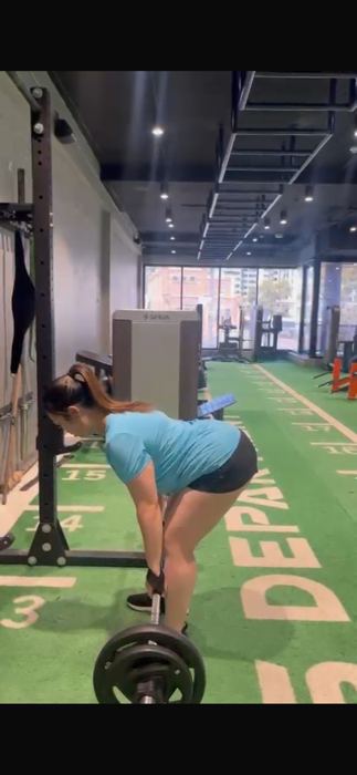 Client deadlifting
